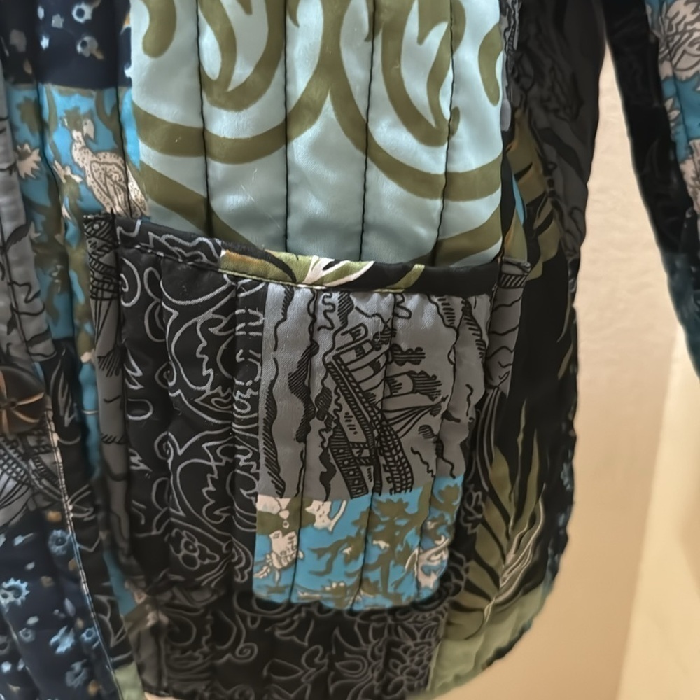 Equestrian Allure size small horseprint puffer jacket! - Picture 6 of 12